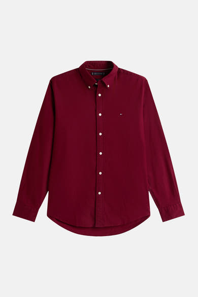 Chemise bordeaux à manches longues par TOMMY HILFIGER, boutonnée avec col classique et logo discret sur poitrine