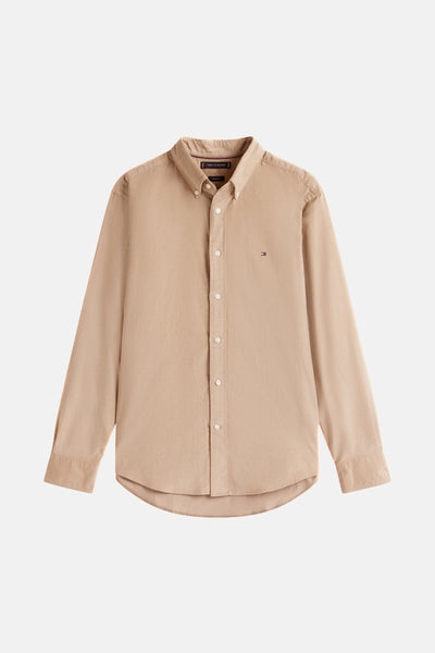 Chemise beige en velours côtelé de TOMMY HILFIGER avec des manches longues et une coupe regular.