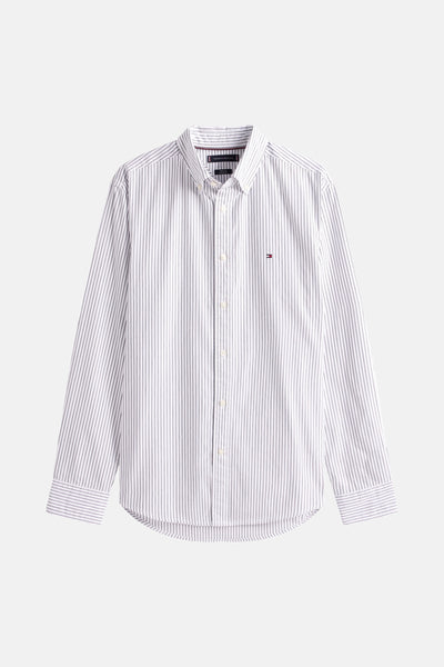 Chemise à manches longues blanche à rayures verticales de Tommy Hilfiger avec logo brodé.