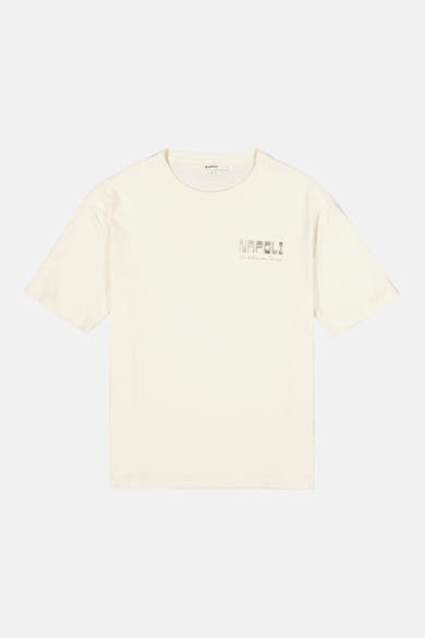T-shirt à manches courtes beige de GARCIA, avec inscription "Napoli" discrète sur le devant.