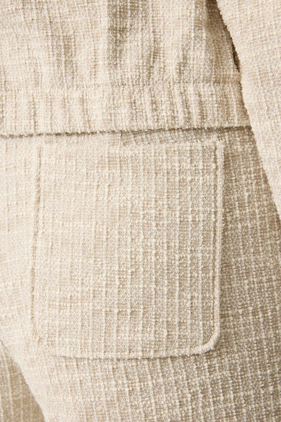 Pantalon de costume beige de GARCIA en tweed avec une poche plaquée et une texture riche.
