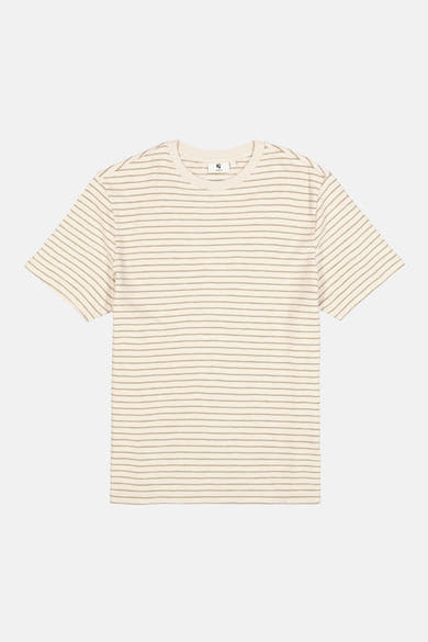 Ecru T-shirt met korte mouwen van GARCIA, horizontale bruine strepen over het hele kledingstuk.