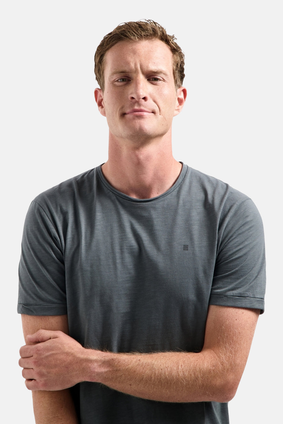 Grijs T-shirt met korte mouwen van NO EXCESS, met een minimalistisch logo op de borst en een getextureerde stof.