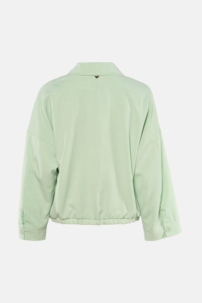 Gilet vert de AMELIE ET AMELIE avec une coupe décontractée et manches longues, vue de dos.