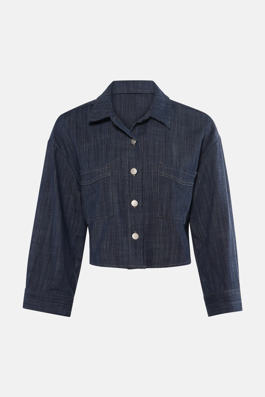 Chemise en denim bleu foncé à manches longues de AMELIE ET AMELIE, boutonnée avec deux poches plaquées, vue de face.