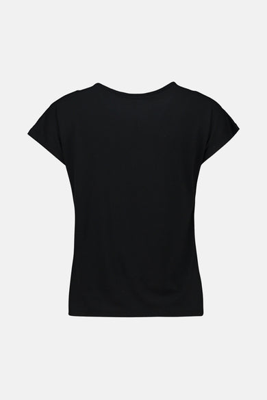 T-shirt noir à manches courtes de Zabaione, coupe décontractée et encolure dégagée, vue arrière.

