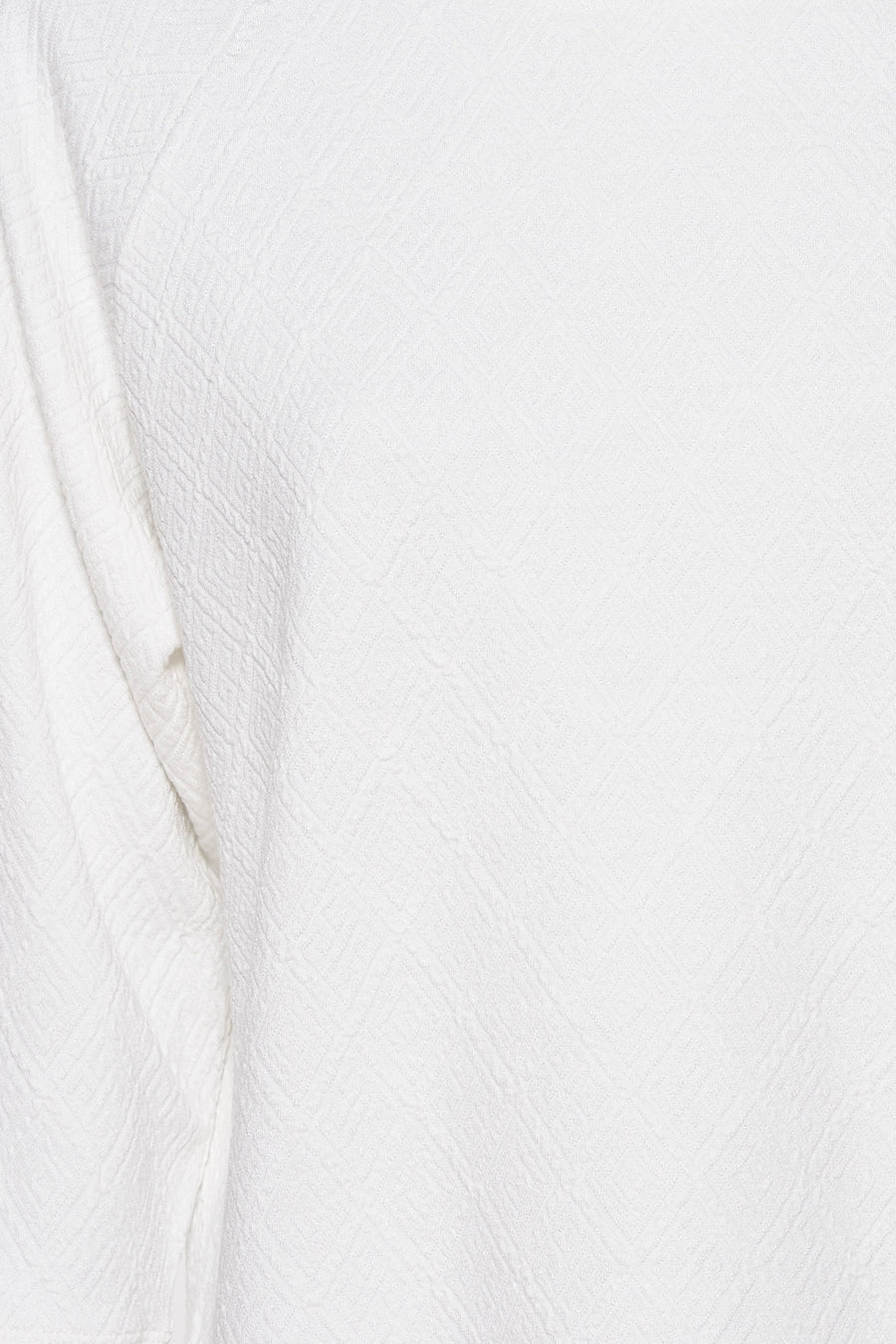 Zabaione wit rond T-shirt met subtiele geometrische textuur.