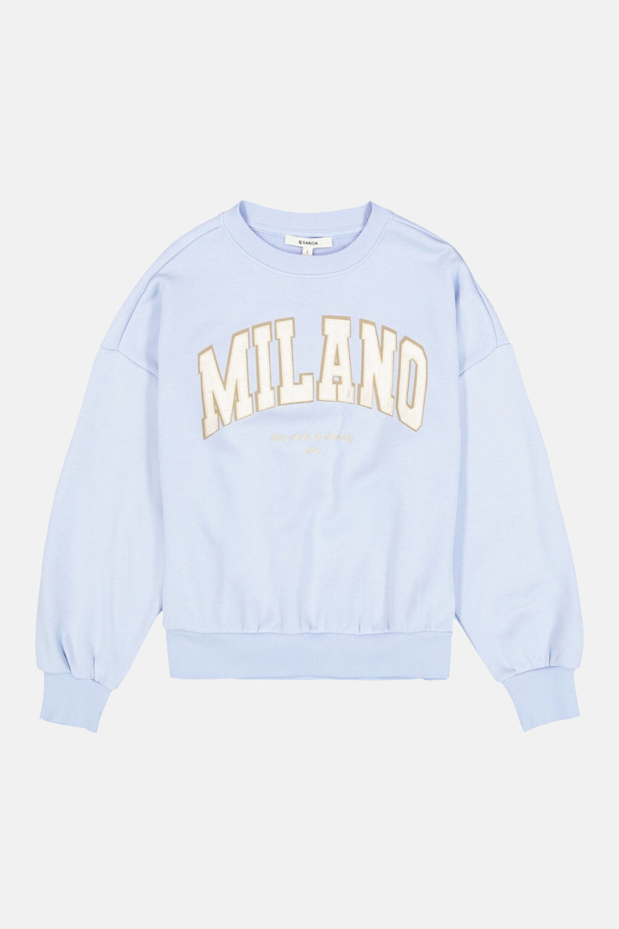Sweat-shirt bleu à col rond de Garcia, inscription "MILANO" en lettres style collège.