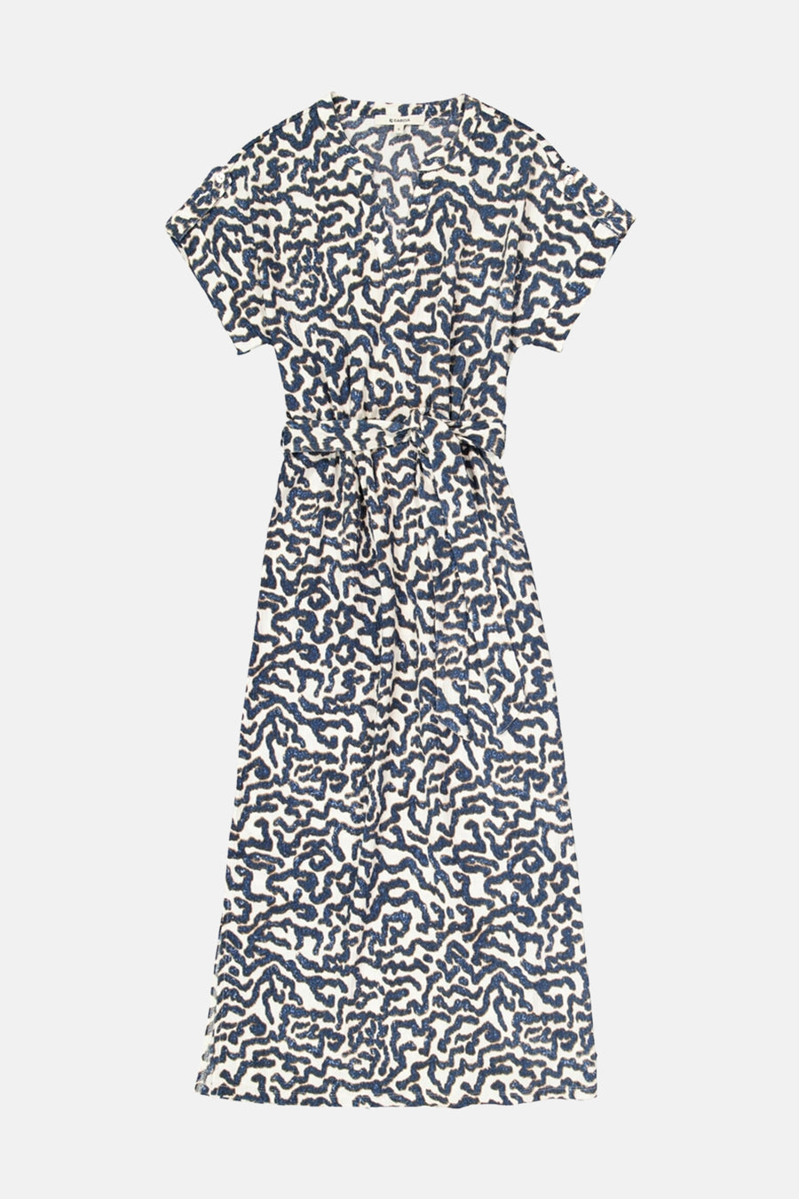 Robe multicolore de GARCIA, avec un motif abstrait bleu marine sur fond blanc, ceinture à nouer.
