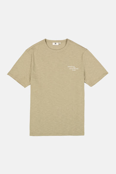 Olijfgroen T-shirt met korte mouwen van GARCIA, met een kleine tekstprint op de borst.