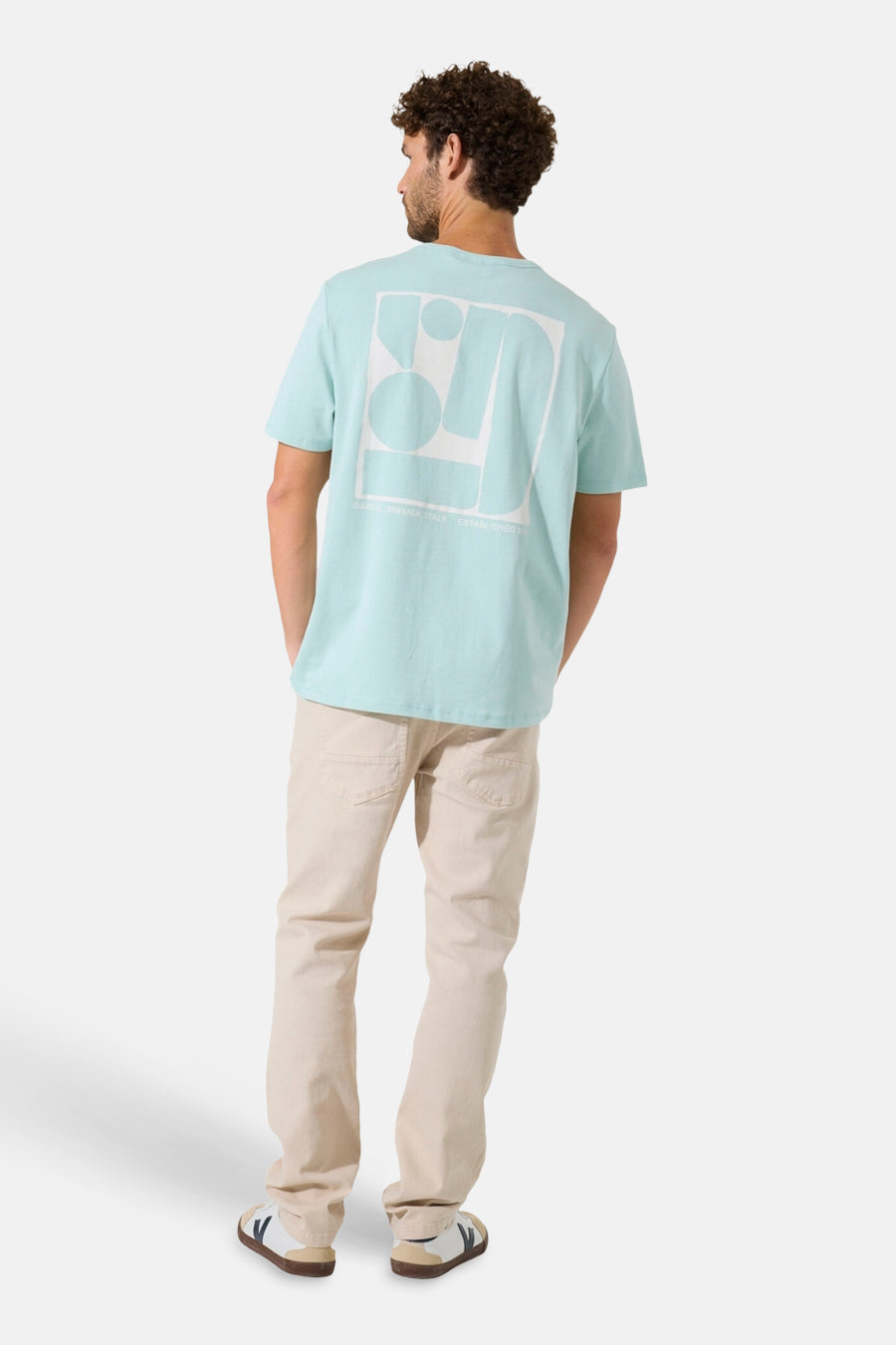 Groen T-shirt met korte mouwen van GARCIA, met een witte geometrische print op de rug.