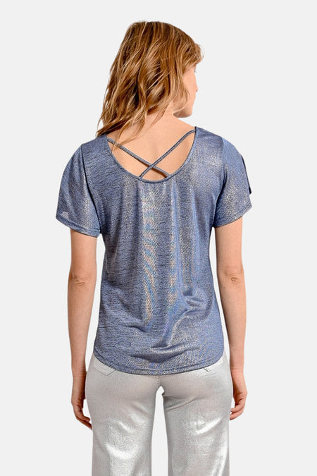 Blauwe T-shirt met korte mouwen van Molly Bracken, met gekruiste rug en glinsterende stof.