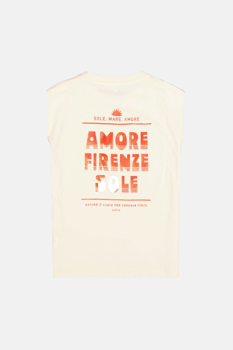 Top écru sans manches de GARCIA, orné d'un imprimé rouge "Amore, Firenze, Sole" et d'une citation en italien.
