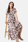 Robe multicolore de GARCIA, avec motif de feuilles et coupe longue évasée.