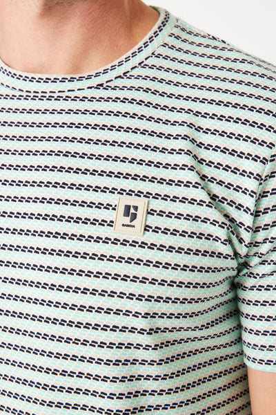 Wit gestreept T-shirt van GARCIA, met een patroon van kleine zwarte en turquoise streepjes.