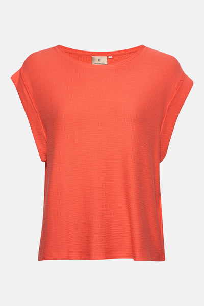 Koraalkleurig T-shirt met korte mouwen van PEPPERCORN, in wafelstructuur.
