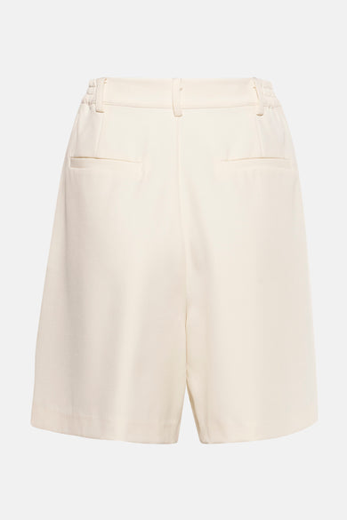 Ecru bermudashorts van PEPPERCORN, met paspelzakken achter en riemlussen.