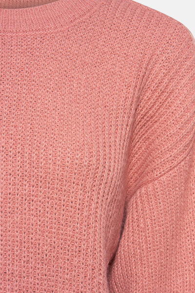 Pull à col rond rose de PEPPERCORN en maille texturée.

