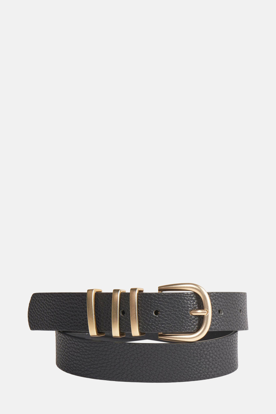 Zwarte PIECES® riem met gouden gesp en korrelige textuur.