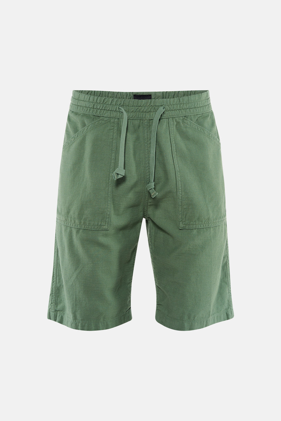 Short vert en toile de Le Temps des Cerises, avec taille élastiquée, cordon et poches plaquées.