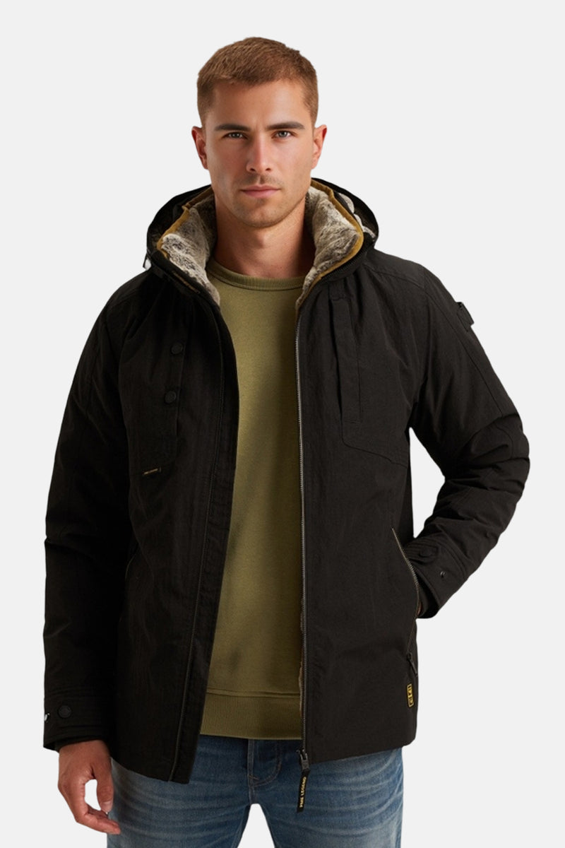 Zwarte regenjas van PME Legend met ritssluiting en textuurdetails.