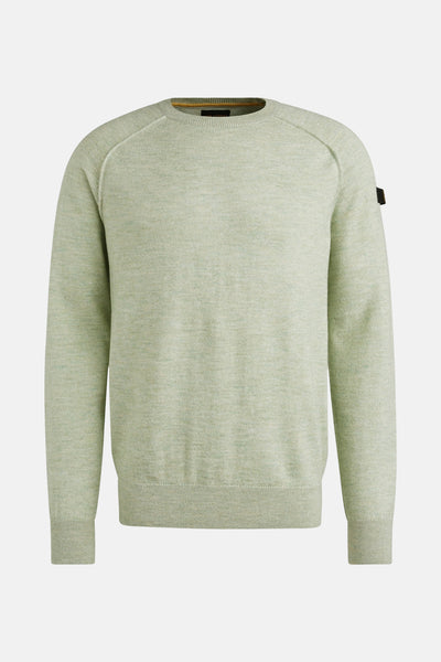 Groene trui met ronde hals van PME Legend, met een klein zwart label op de linkermouw.