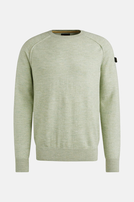 Groene trui met ronde hals van PME Legend, met een klein zwart label op de linkermouw.