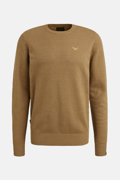 Pull à col rond ocre de PME Legend, avec une texture nid d'abeille et un logo discret sur la poitrine.
