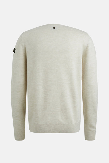 Pull à col rond beige de PME Legend, vu de dos, avec un patch noir sur la manche gauche.