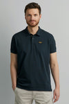 Polo bleu marine de Pme Legend, avec col classique et logo discret sur la poitrine.