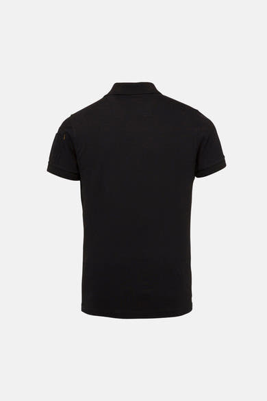 Polo noir de Pme Legend, avec une poche sur la manche gauche et col classique.