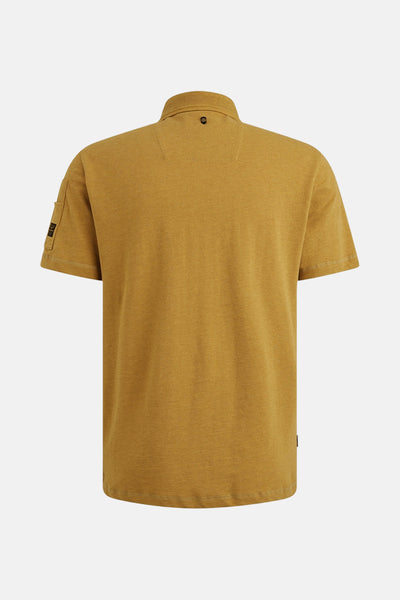 Polo ocre à manches courtes de PME Legend, avec poche appliquée sur la manche.
