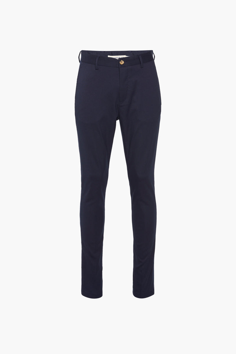 Pantalon bleu de PRIVATE BLUE, coupe ajustée avec une subtile texture discrète.
