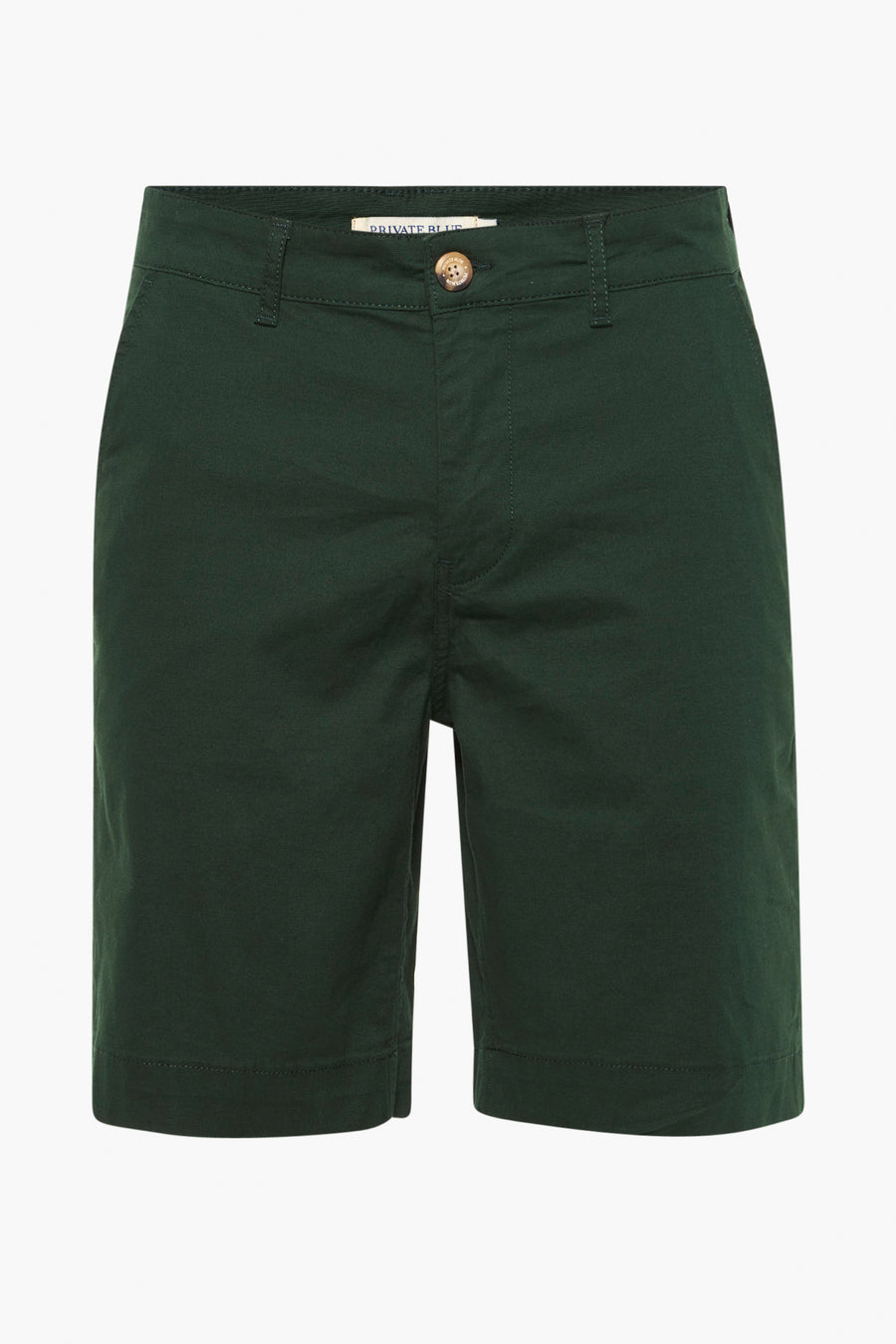 Korte PRIVATE BLUE short, met paspelzak achter en riemlussen.