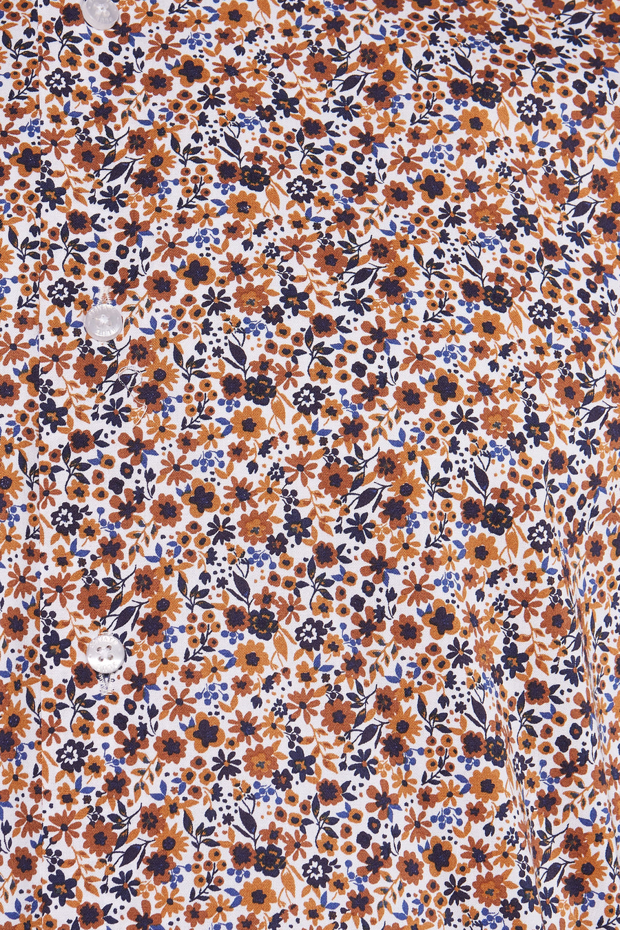 Chemise à manches longues multicolore de PRIVATE BLUE avec motif floral et boutons blancs.
