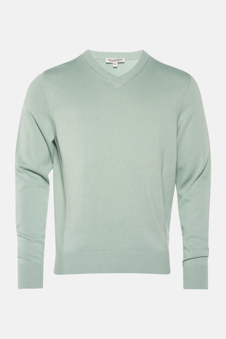 Pull à col en V vert de PRIVATE BLUE, en maille fine et manches longues.