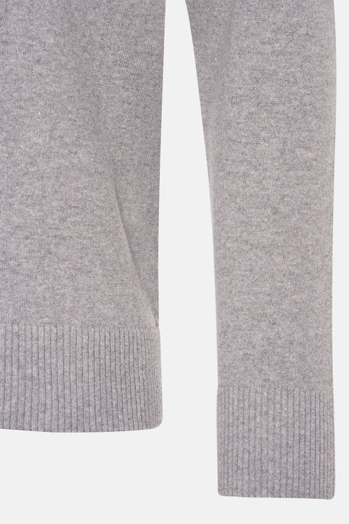 Pull met V-hals - grijs