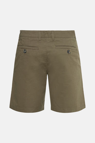 Short kaki de PRIVATE BLUE, avec poches arrière boutonnées et passants de ceinture.