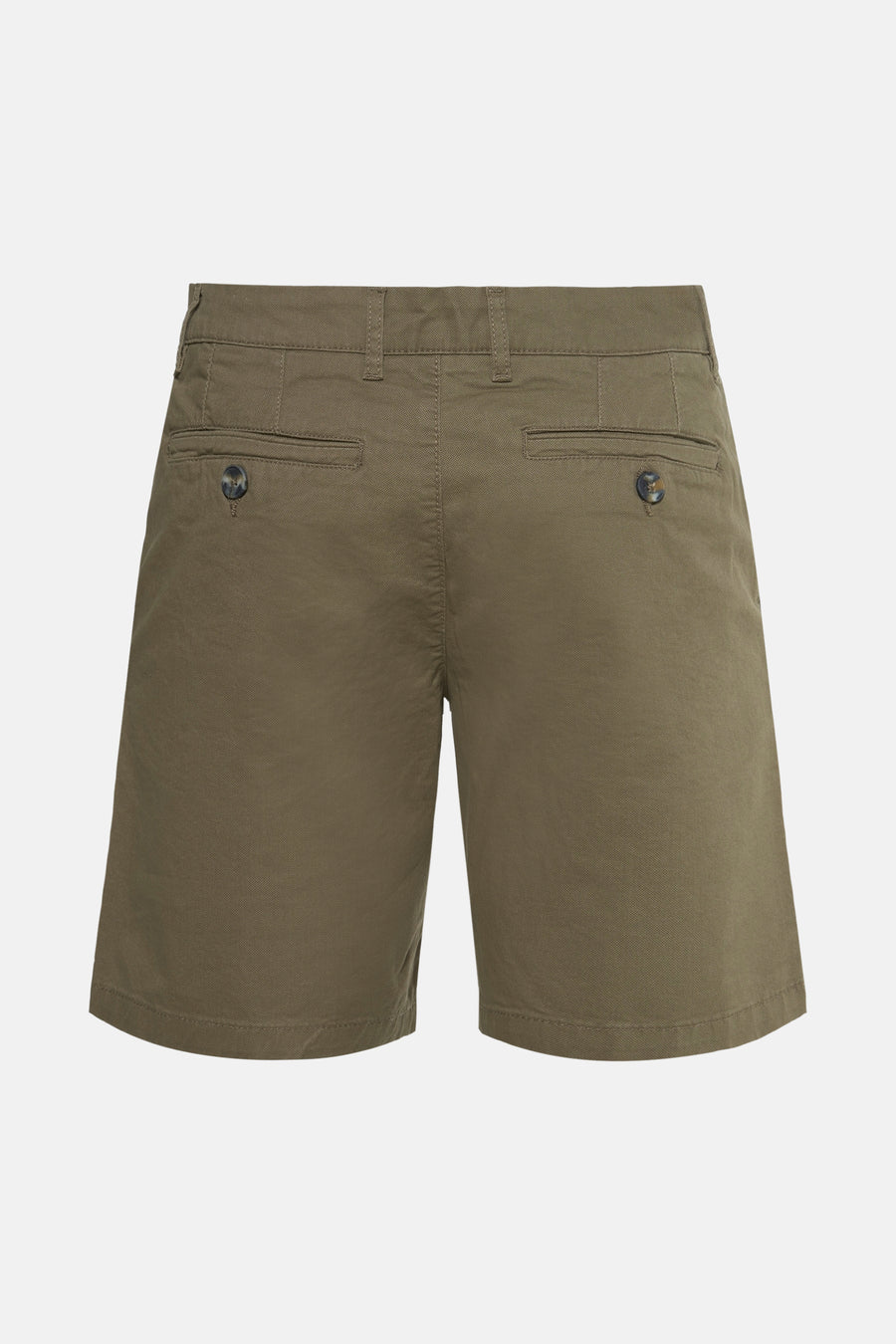Short kaki de PRIVATE BLUE, avec poches arrière boutonnées et passants de ceinture.