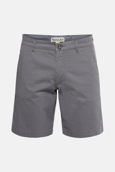 Short gris chiné de PRIVATE BLUE, avec fermeture boutonnée et poches latérales.
