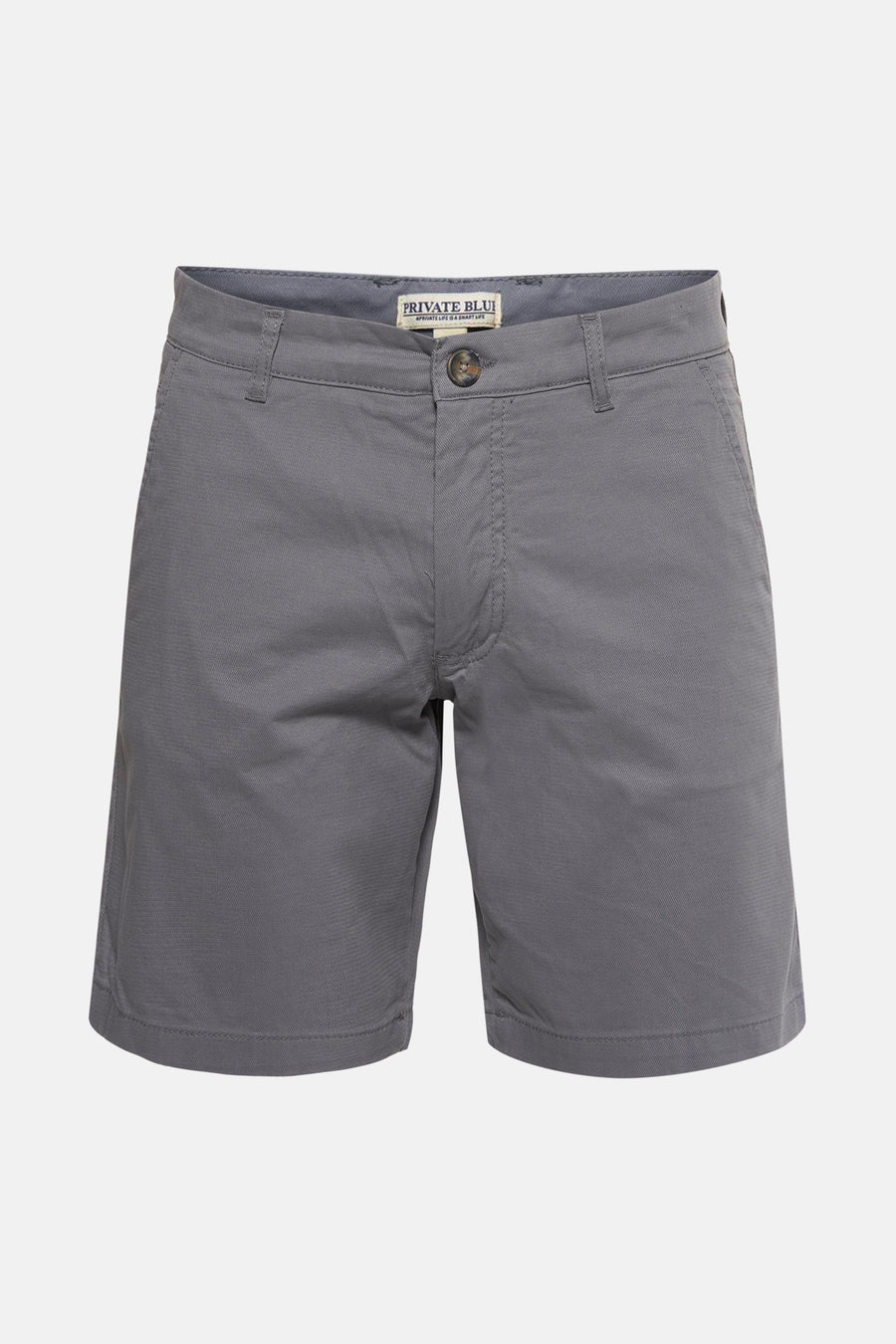 Short gris chiné de PRIVATE BLUE, avec fermeture boutonnée et poches latérales.