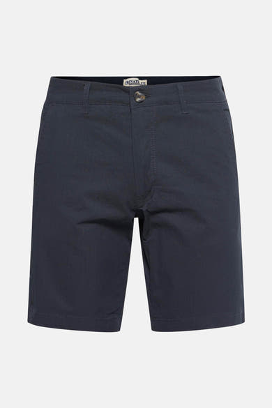 Short bleu de PRIVATE BLUE, coupe chino, avec fermeture boutonnée et poches latérales.