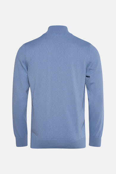 Lichtblauwe rondehals trui van PRIVATE BLUE, achterzijde met egale breitekstuur.