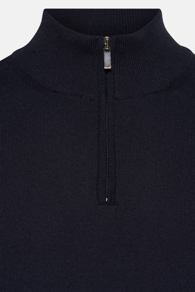 Pull bleu à col rond de PRIVATE BLUE avec fermeture éclair partielle sur le devant.