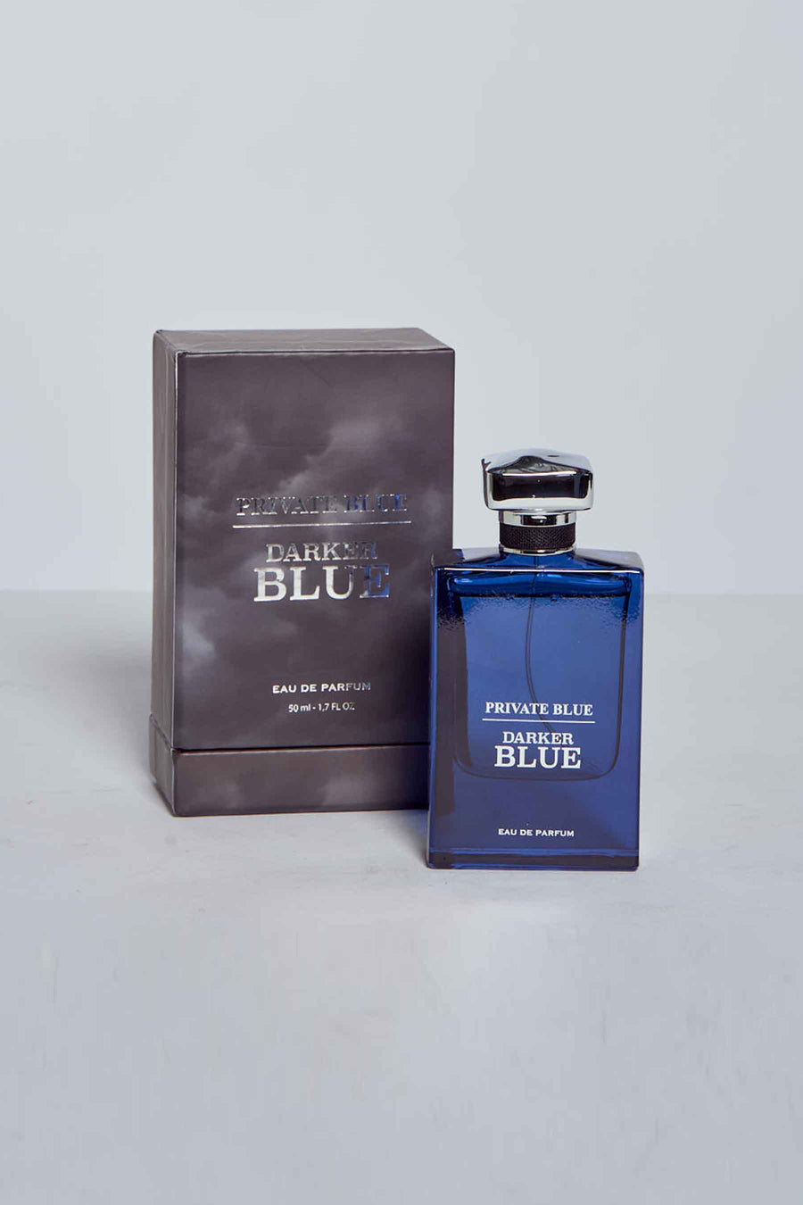 Parfum Private Blue Darker Blue par PRIVATE BLUE avec flacon et emballage assortis.
