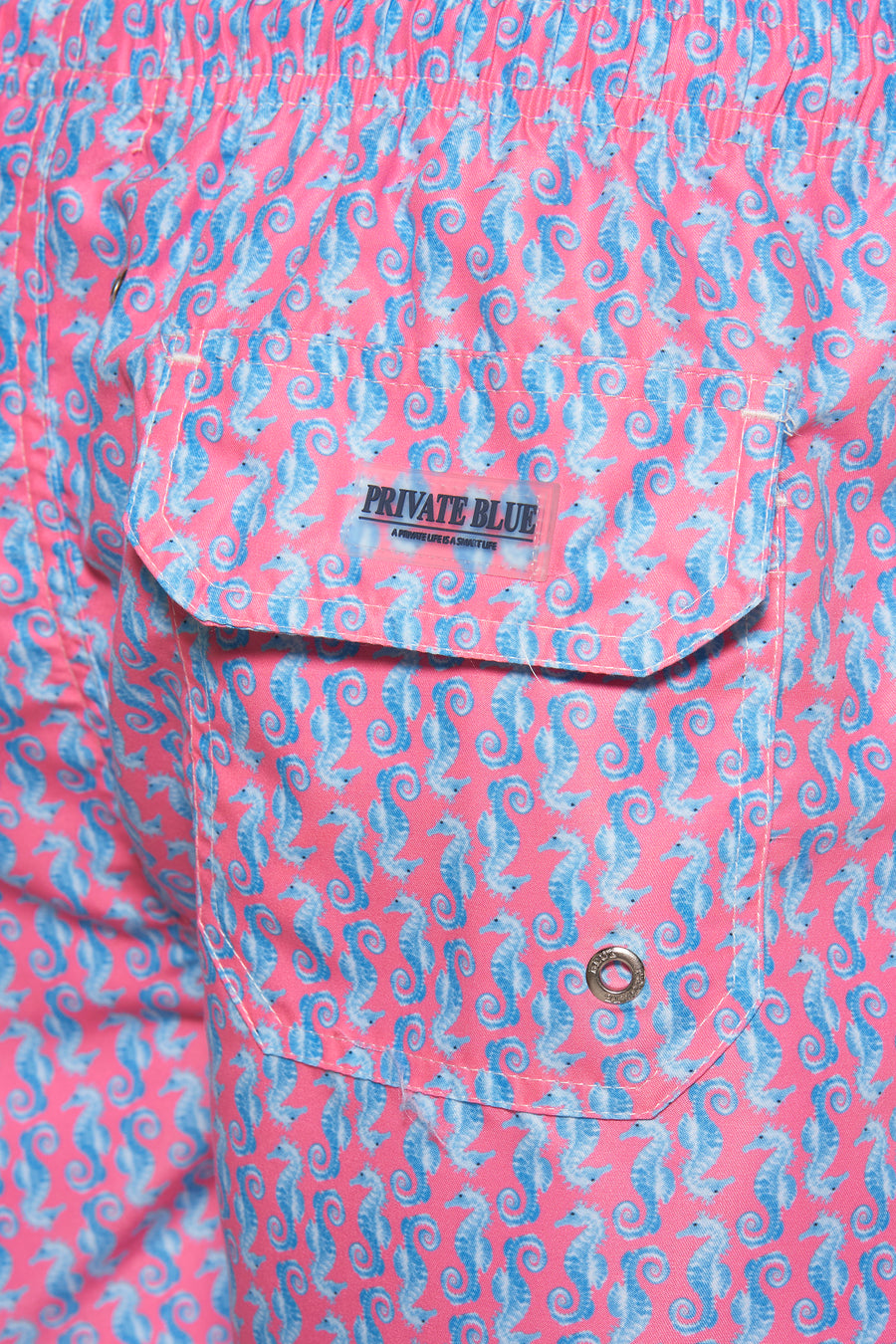 Short de bain multicolore de PRIVATE BLUE, à motif de créatures marines et poche plaquée.