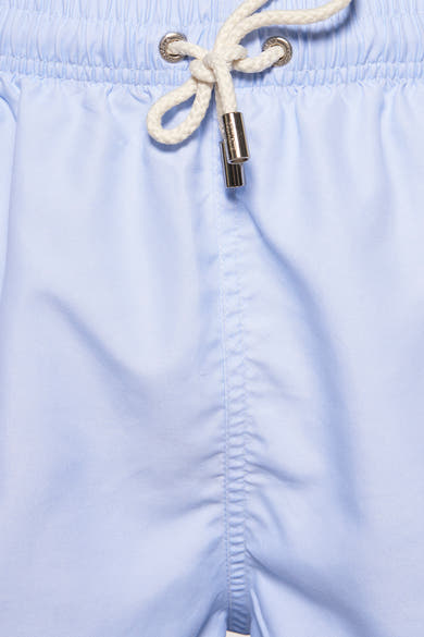 Lichtblauwe zwembroek van PRIVATE BLUE, met witte trekkoord en metalen details.