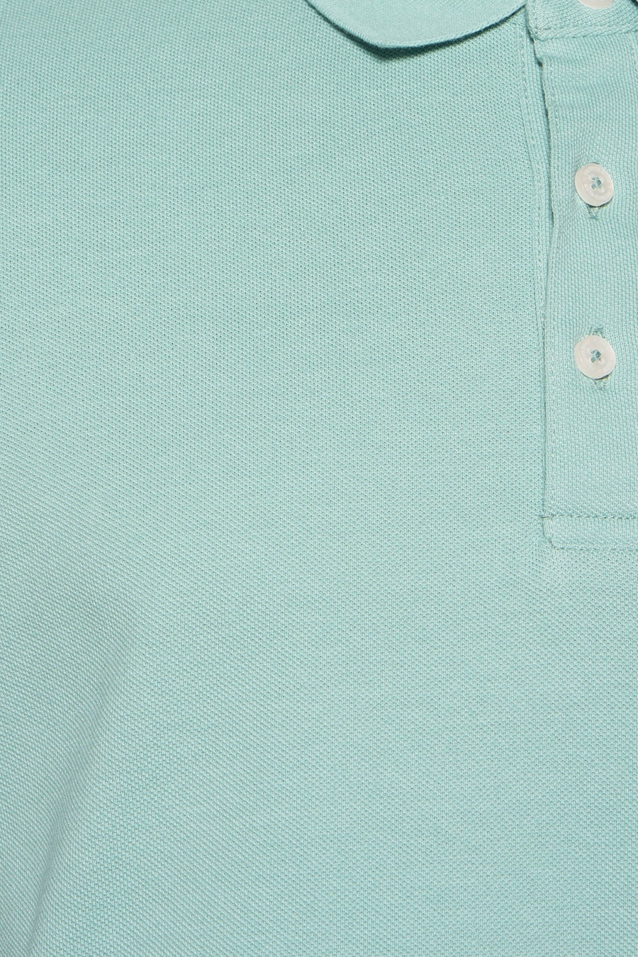 Groen poloshirt met korte mouwen van PRIVATE BLUE, knoopdetail en pique textuur van de stof.