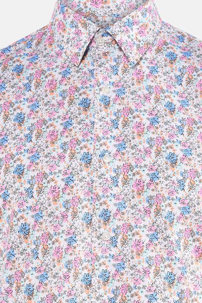Multikleuren overhemd met lange mouwen van PRIVATE BLUE, bloemenprint op een witte achtergrond, met witte knopen.