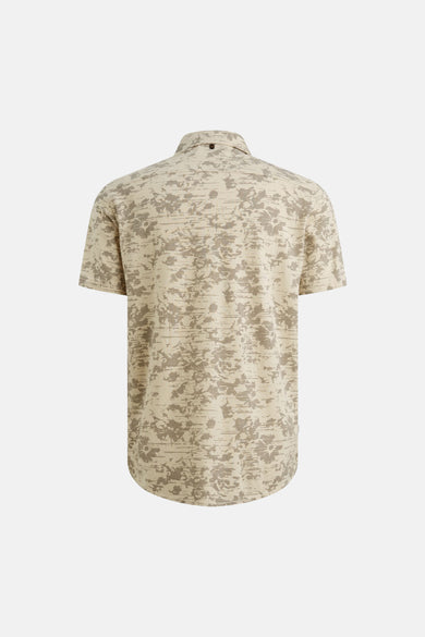 Chemise beige à manches courtes de PME Legend, avec motif camouflage discret sur fond clair.